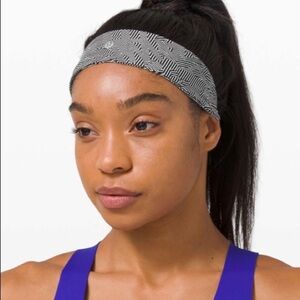 Brand new lululemon seawheeze headband